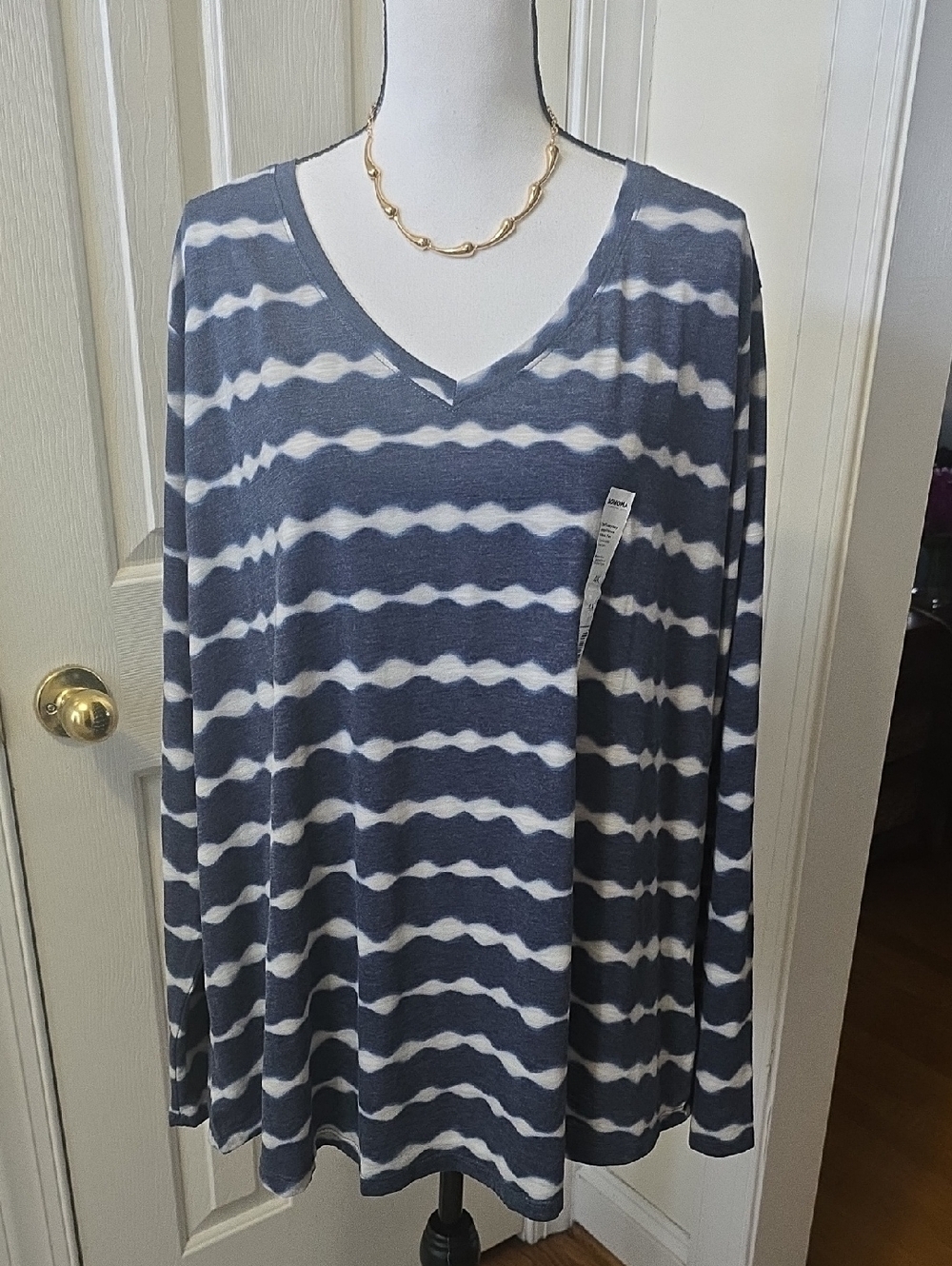 Sonoma Women's Plus Wavy Striped Long-Sleeve Tee in Blue and White Size 4X